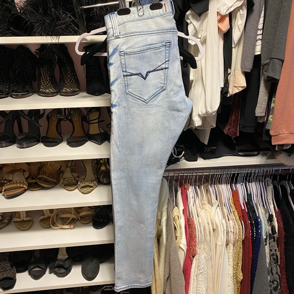 Mens Guess Jeans, Light Blue Wash, Size 31/30. - Picture 8 of 8